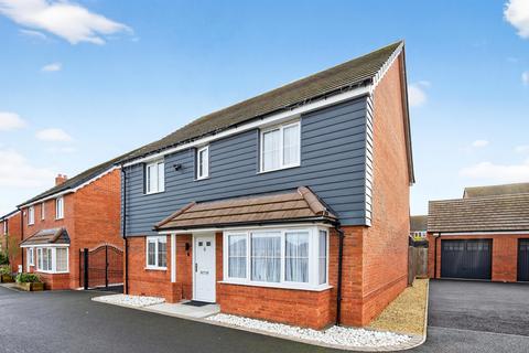 4 bedroom detached house for sale, Jackdaws Drive, Warwick, CV34