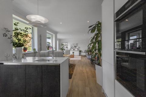 2 bedroom apartment for sale, Compton Place Road, Eastbourne, BN21