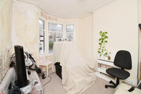 3 bedroom terraced house for sale, Benson Avenue, London, E6