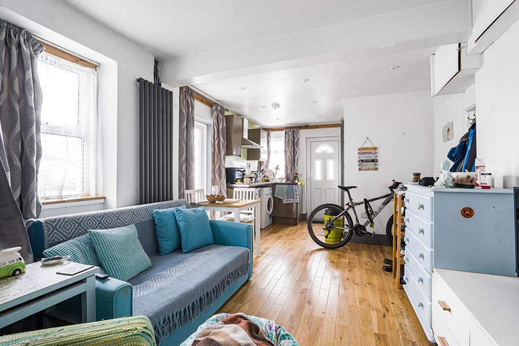 Ground Floor Studio Flat Rear