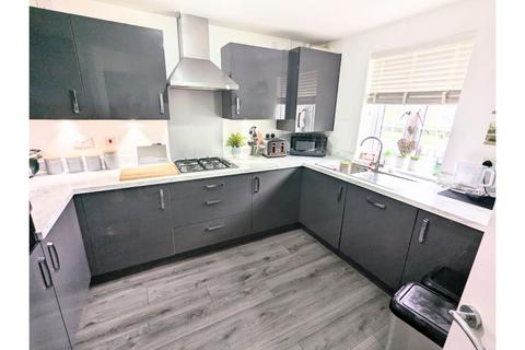 3 bedroom terraced house for sale, Anglia Way, Bedford, MK40