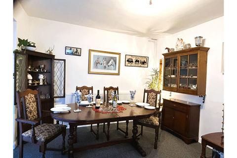 3 bedroom detached bungalow for sale, Oakfield, Llangollen, LL20