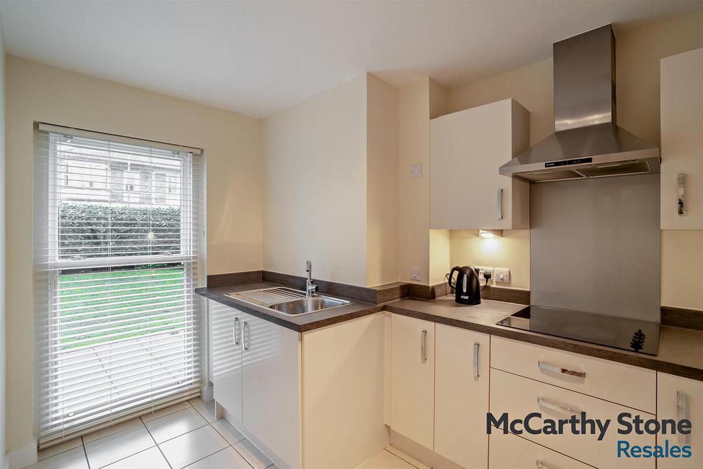 Kitchen: