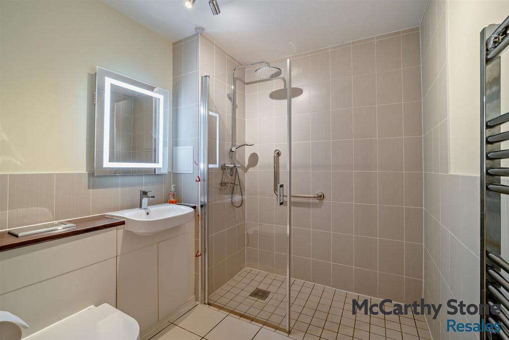 Shower Room: