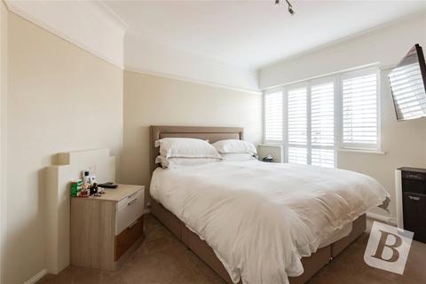 3 bedroom apartment for sale, Corbets Tey Road, Upminster, RM14
