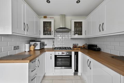 4 bedroom semi-detached house for sale, Alexandra Avenue, Warlingham, CR6