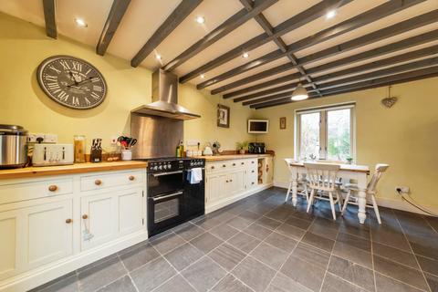 4 bedroom detached house for sale, Main Road, Long Bennington, Newark, NG23