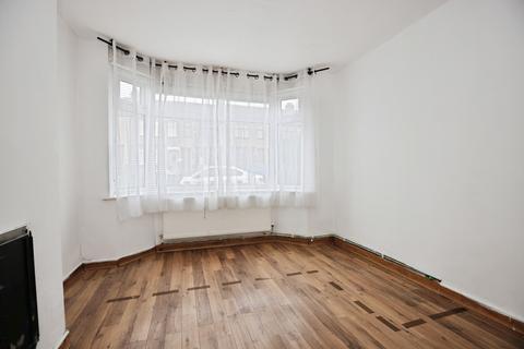 3 bedroom end of terrace house for sale, Hartland Avenue, Wyken. Coventry, CV2