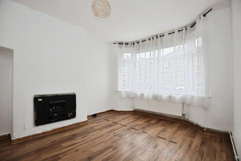 3 bedroom end of terrace house for sale, Hartland Avenue, Wyken. Coventry, CV2