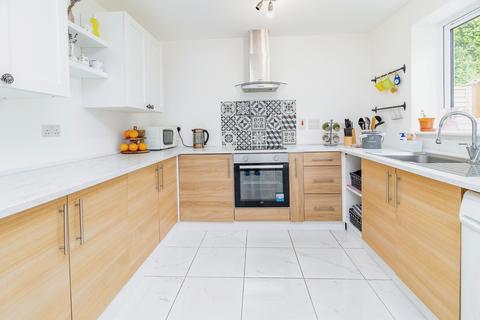 4 bedroom detached house for sale, Queens Crescent, Clapham, Bedford, MK41