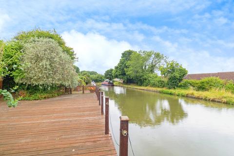 4 bedroom detached house for sale, Chipperfield Close, New Bradwell, Milton Keynes, MK13