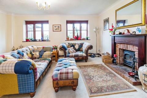 4 bedroom detached house for sale, Chipperfield Close, New Bradwell, Milton Keynes, MK13