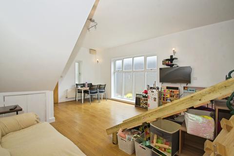 2 bedroom end of terrace house for sale, Stow Hill, Newport, NP20
