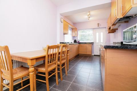 3 bedroom detached house for sale, Bustleholme Avenue, West Bromwich, B71