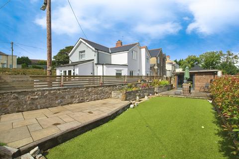 3 bedroom end of terrace house for sale, Kears Row, Pontypool, NP4