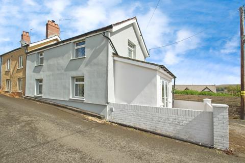 3 bedroom end of terrace house for sale, Kears Row, Pontypool, NP4