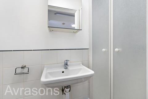 Studio to rent, Brixton Road, Oval