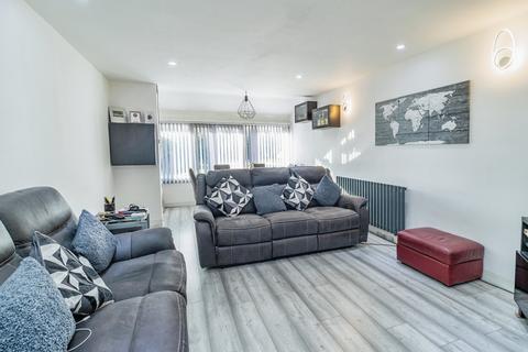 3 bedroom end of terrace house for sale, Gilders Mews, Milton Keynes, MK14