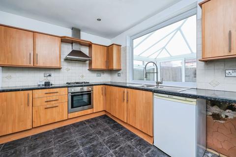 3 bedroom terraced house for sale, Knighton Avenue, Nottingham, NG7