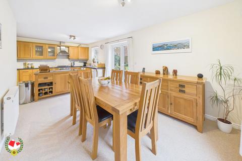 4 bedroom detached house for sale, Thatcham Avenue Kingsway, Quedgeley, GL2