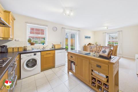 4 bedroom detached house for sale, Thatcham Avenue Kingsway, Quedgeley, GL2