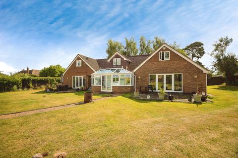 5 bedroom detached house for sale, Teston Road, West Malling, ME19