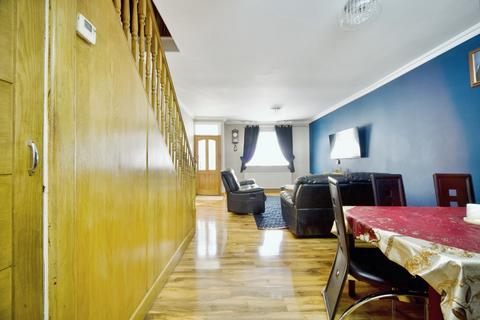 3 bedroom terraced house for sale, Malvern Road, London, E6