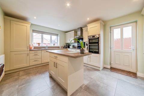 3 bedroom detached bungalow for sale, Randall Close, Newark, NG24