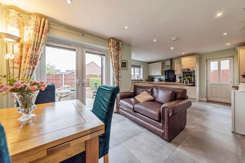 3 bedroom detached bungalow for sale, Randall Close, Newark, NG24