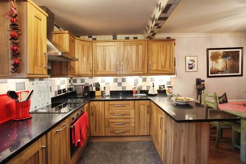 3 bedroom terraced house for sale, Greenfield Close, Cwmbran, NP44