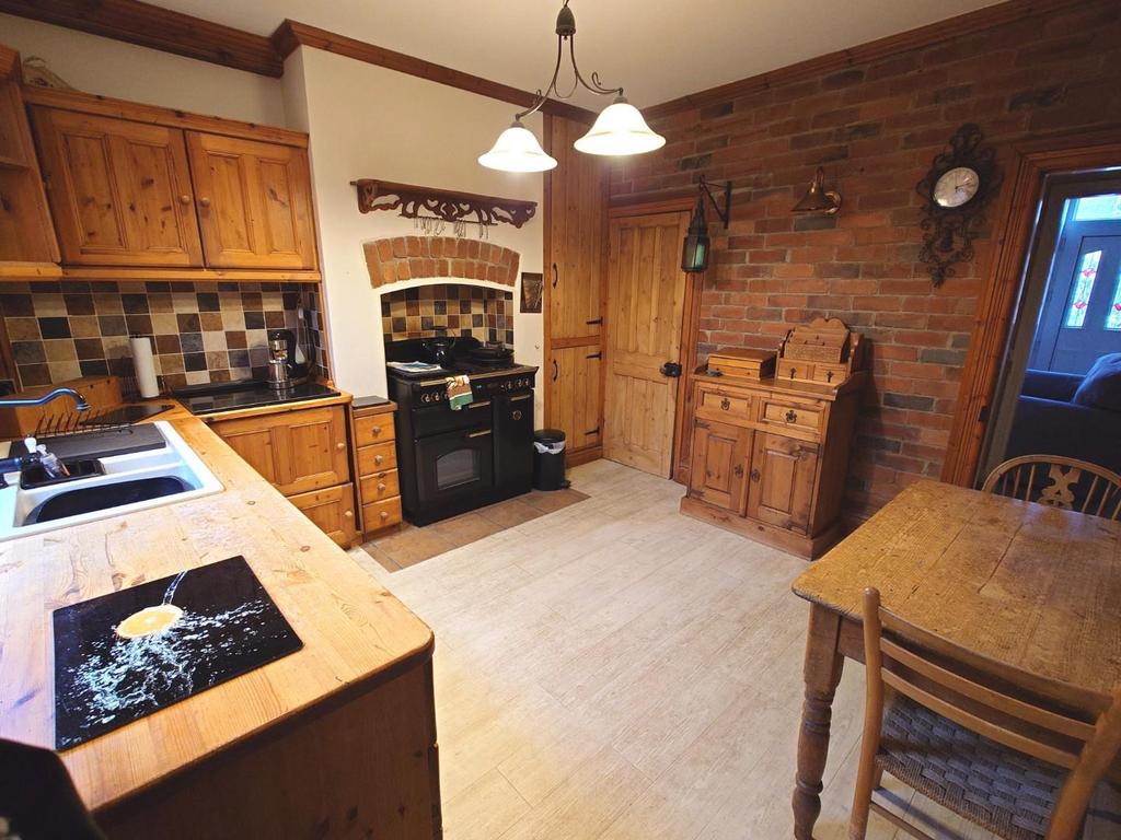Dining kitchen