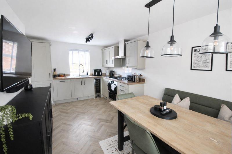 Kitchen diner