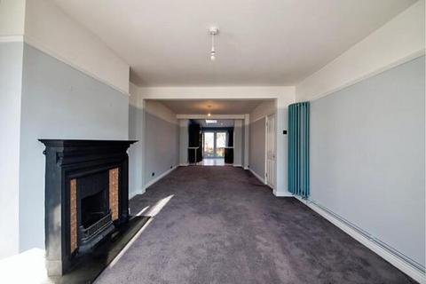 undefined, Deynecourt Gardens, London, E11