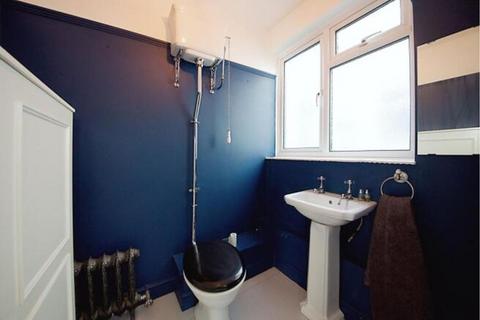 undefined, Deynecourt Gardens, London, E11