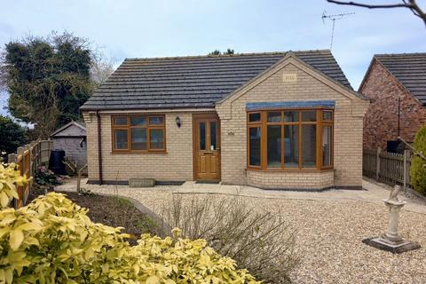 2 bedroom detached bungalow for sale, Davy's Lane, Bracebridge Heath, Lincoln, LN4