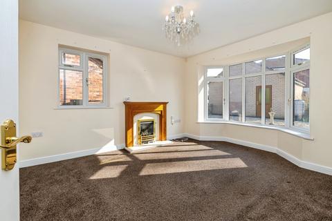 2 bedroom detached bungalow for sale, Davy's Lane, Bracebridge Heath, Lincoln, LN4