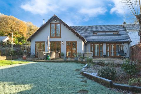 Woodland Place, Blackwood, NP12