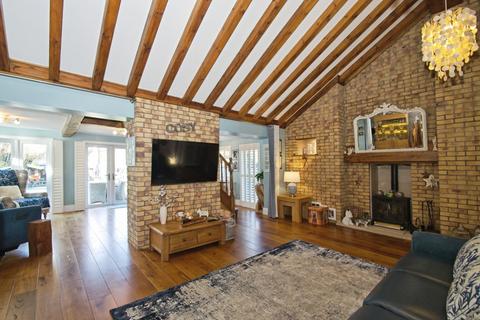 4 bedroom detached house for sale, Woodland Place, Blackwood, NP12
