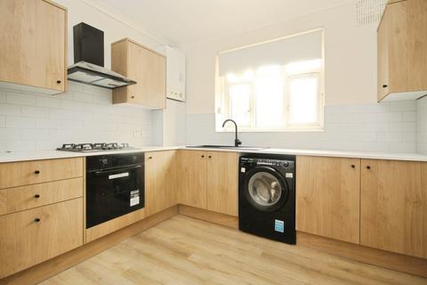2 bedroom apartment to rent, Fayland Avenue, London, SW16