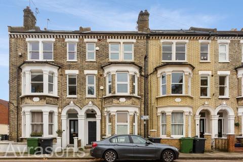 2 bedroom flat to rent, TREGOTHNAN ROAD, CLAPHAM NORTH