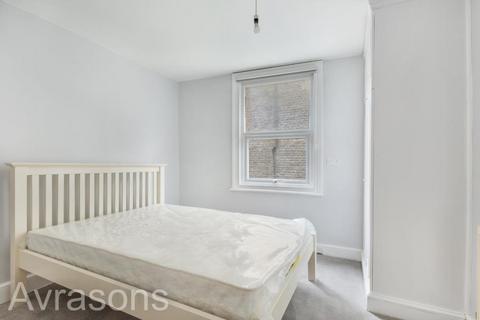 2 bedroom flat to rent, TREGOTHNAN ROAD, CLAPHAM NORTH