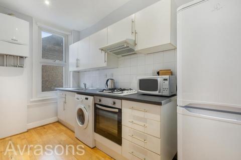 2 bedroom flat to rent, TREGOTHNAN ROAD, CLAPHAM NORTH