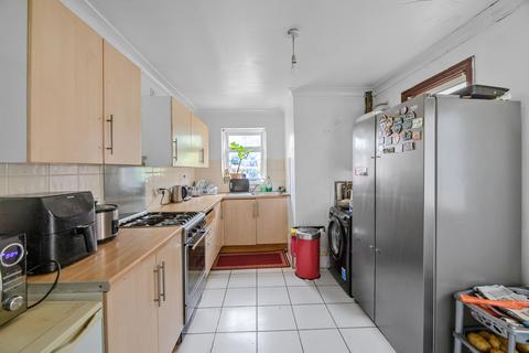 4 bedroom terraced house for sale, Mortlake Road, Ilford, IG1
