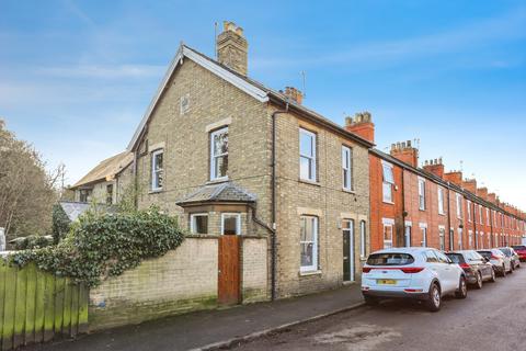 Redcross Street, Grantham, NG31
