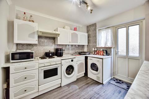 3 bedroom terraced house for sale, Princes Avenue, Chatham, ME5