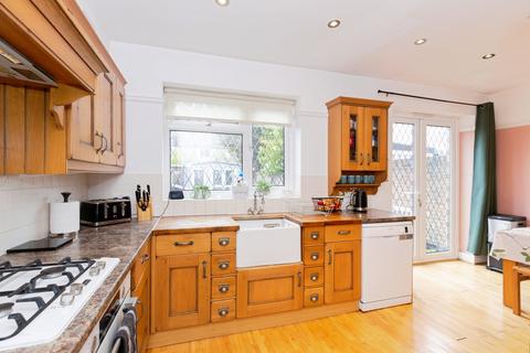 4 bedroom terraced house for sale, Fairlop Road, Ilford, IG6