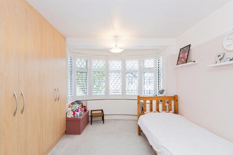 4 bedroom terraced house for sale, Fairlop Road, Ilford, IG6