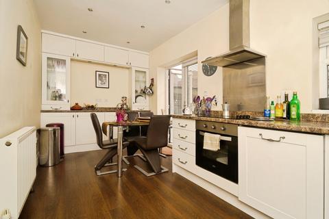 3 bedroom terraced house for sale, Woodside Road, Huddersfield, HD4
