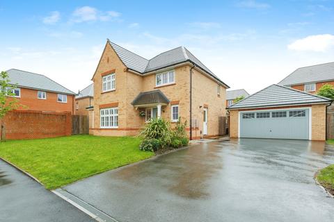 4 bedroom detached house for sale, Fairfax Close, Oldham, OL9