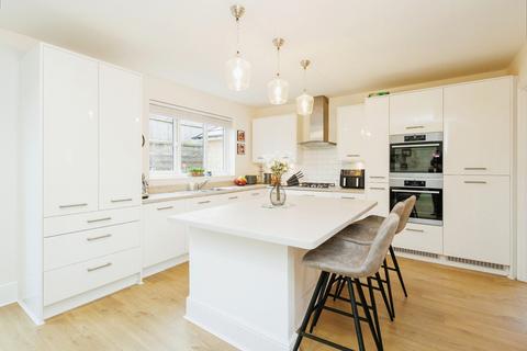 4 bedroom detached house for sale, Fairfax Close, Oldham, OL9
